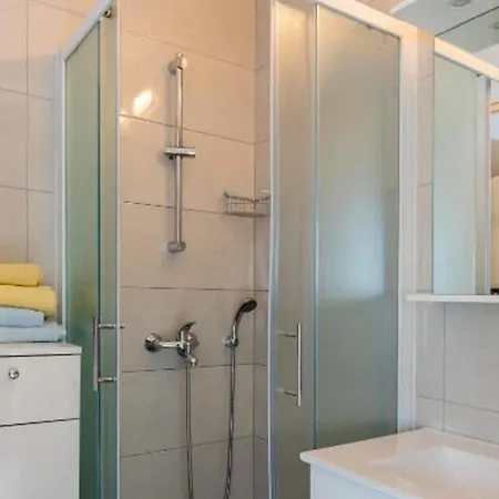 Katarina - Two-bedroom 4 Adults - Izme U Ribnjaka Street No 1 - #4 Apartment *